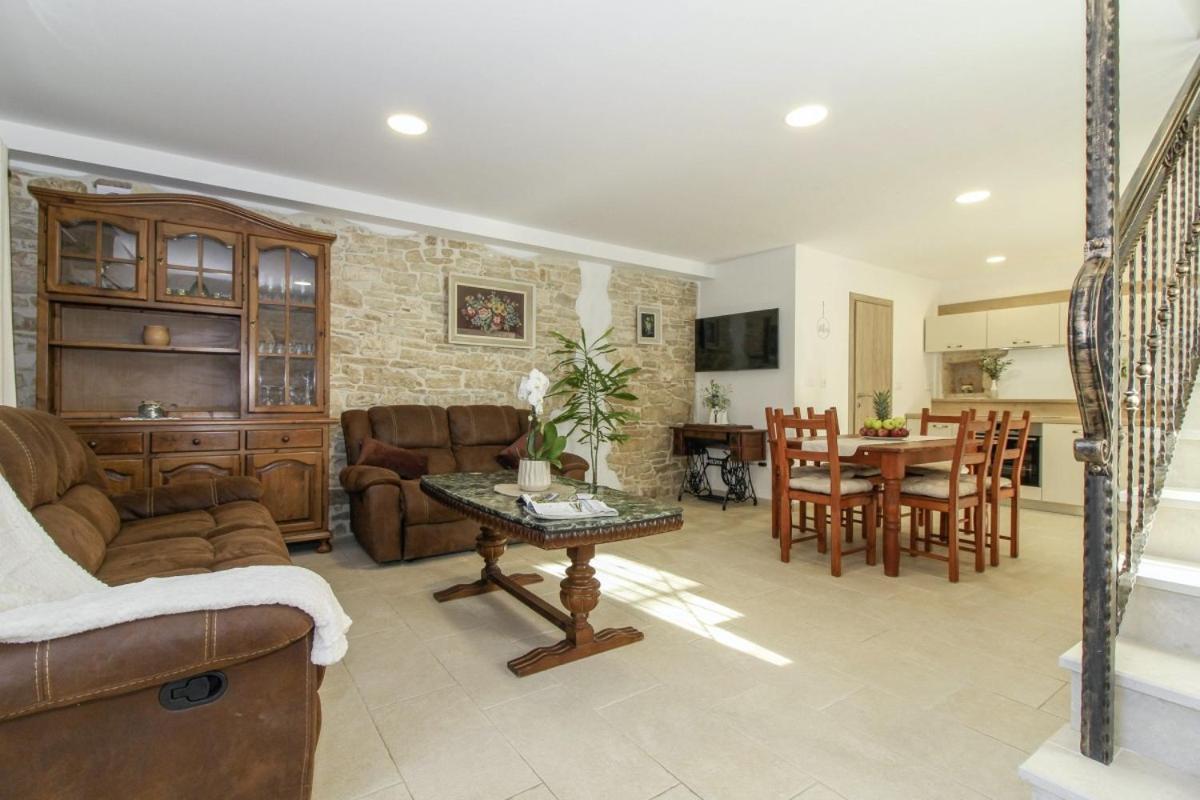 Villa Olea In Barat - Haus Fuer 6-8 Personen 坎法奈尔 外观 照片