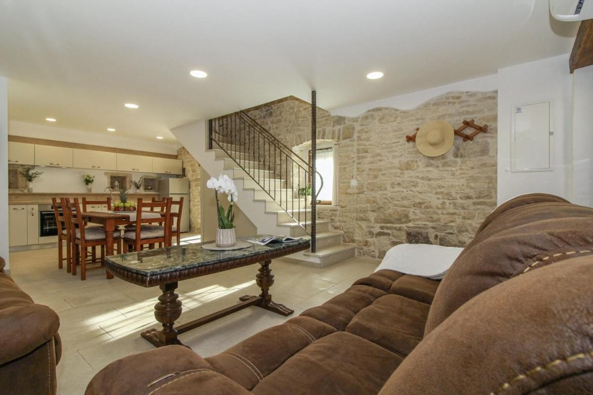Villa Olea In Barat - Haus Fuer 6-8 Personen 坎法奈尔 外观 照片