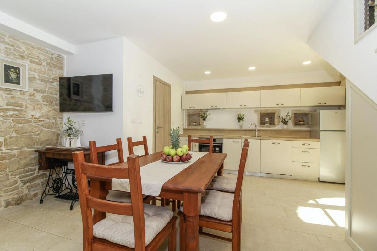 Villa Olea In Barat - Haus Fuer 6-8 Personen 坎法奈尔 外观 照片
