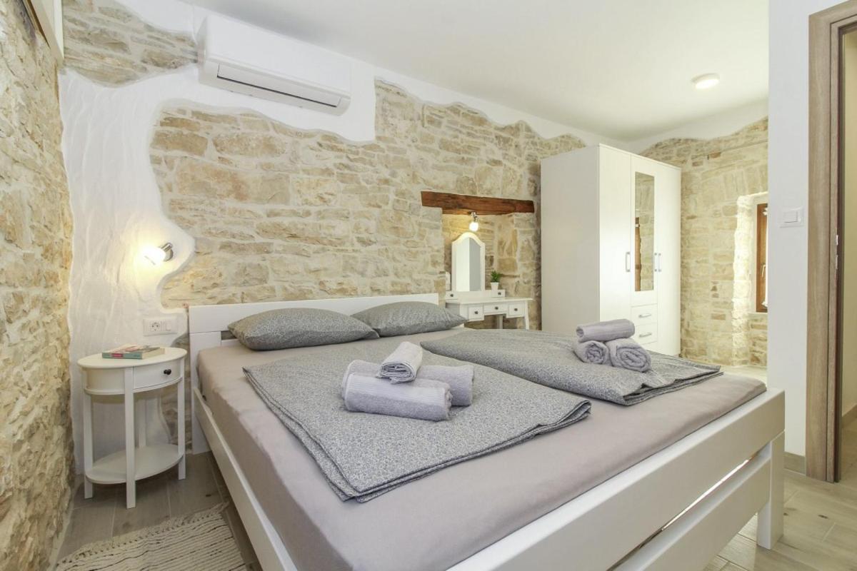 Villa Olea In Barat - Haus Fuer 6-8 Personen 坎法奈尔 外观 照片