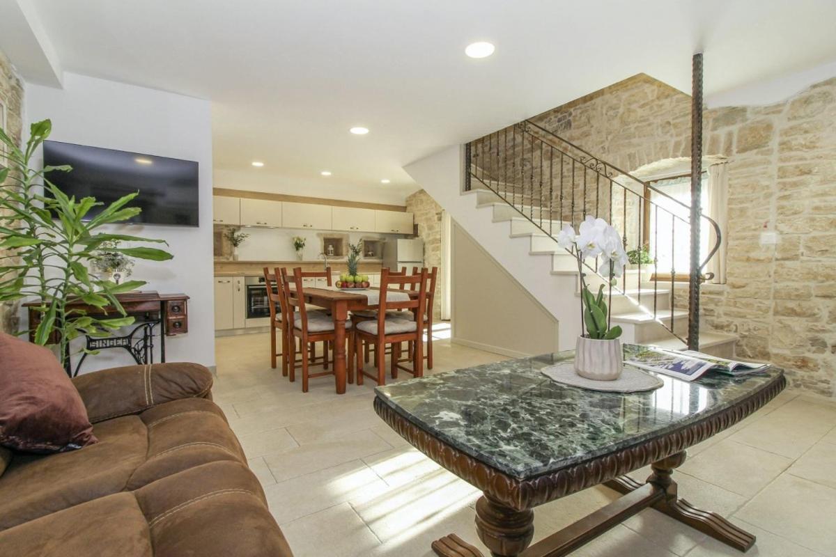 Villa Olea In Barat - Haus Fuer 6-8 Personen 坎法奈尔 外观 照片