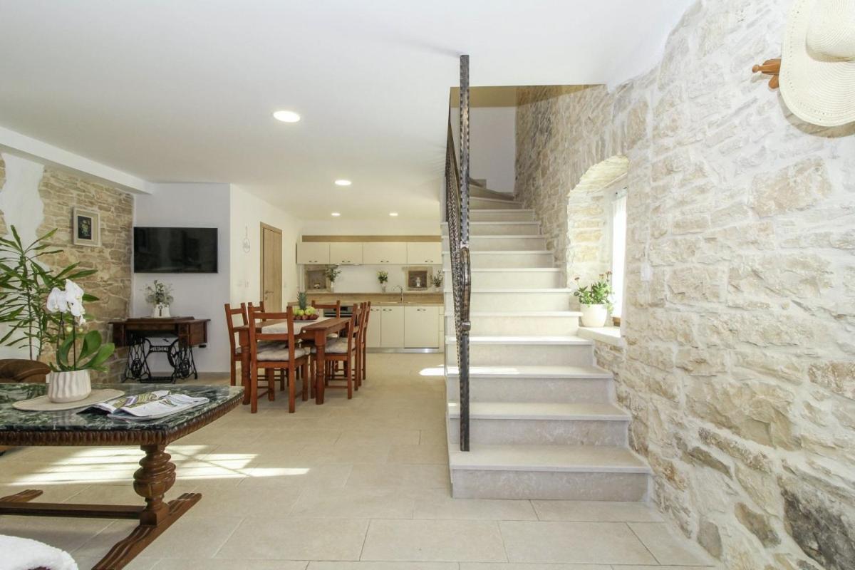 Villa Olea In Barat - Haus Fuer 6-8 Personen 坎法奈尔 外观 照片