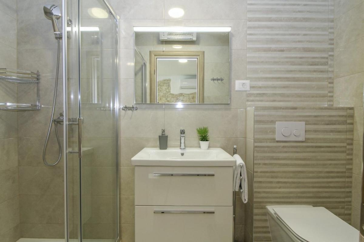 Villa Olea In Barat - Haus Fuer 6-8 Personen 坎法奈尔 外观 照片