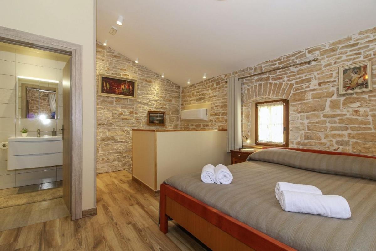Villa Olea In Barat - Haus Fuer 6-8 Personen 坎法奈尔 外观 照片