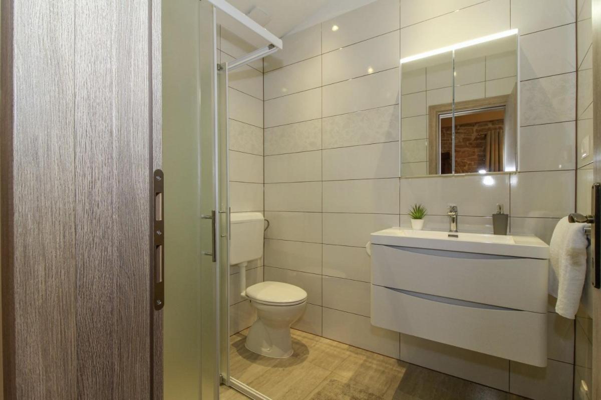 Villa Olea In Barat - Haus Fuer 6-8 Personen 坎法奈尔 外观 照片
