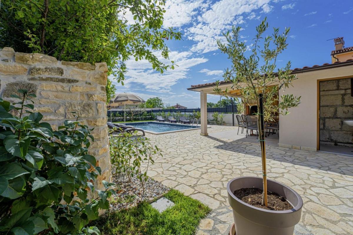 Villa Olea In Barat - Haus Fuer 6-8 Personen 坎法奈尔 外观 照片