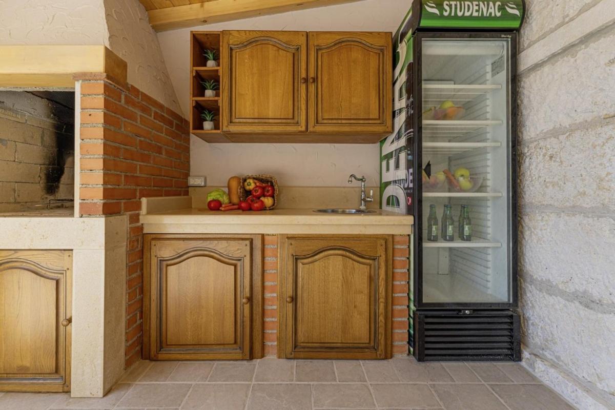 Villa Olea In Barat - Haus Fuer 6-8 Personen 坎法奈尔 外观 照片